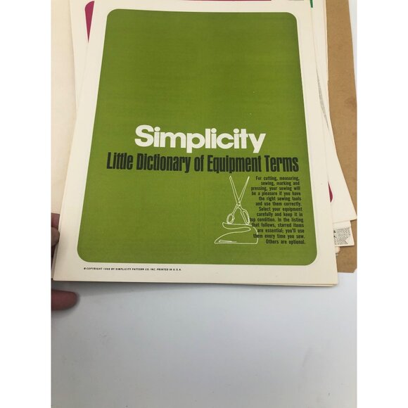 Sewing Guide Terms Beginner Simplicity Reference DIY Clothing Sew Pamphlet VTG - Picture 12 of 16